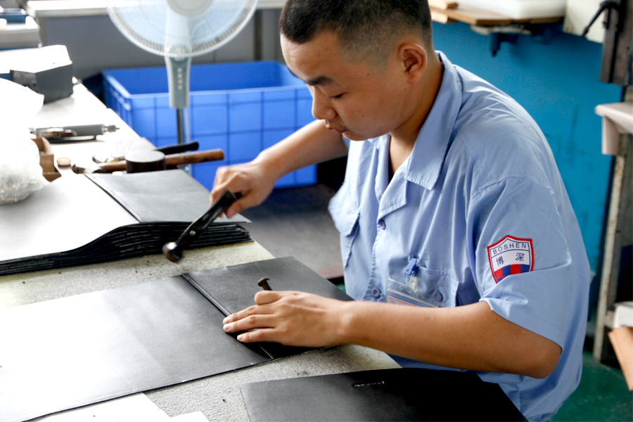 廣州皮具廠博深皮具.jpg