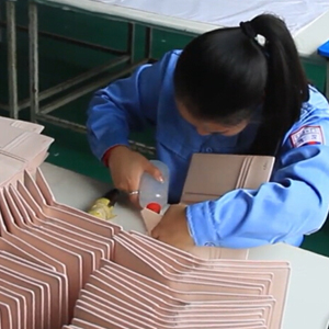 廣州博深皮具廠生產解密-皮具清潔